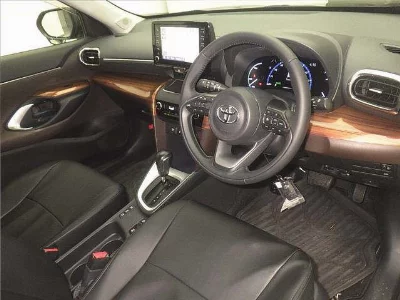 TOYOTA YARIS CROSS