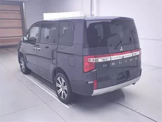 Цена авто Mitsubishi  с аукционов Японии, номер кузова CV1W, пробег 54 000, оценка 2