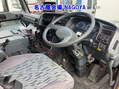 NISSAN DIESEL (UD) BIG THUMB