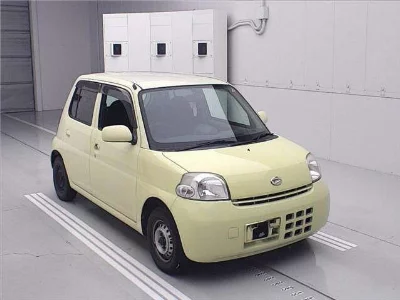 Daihatsu Esse