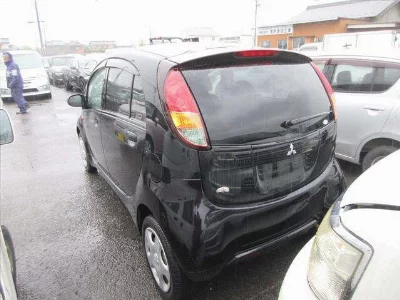 Mitsubishi i