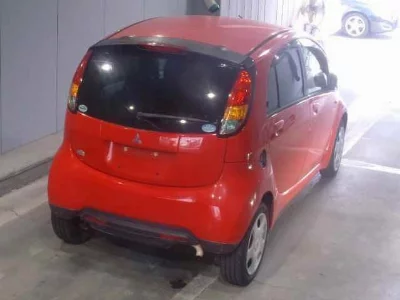 Mitsubishi i