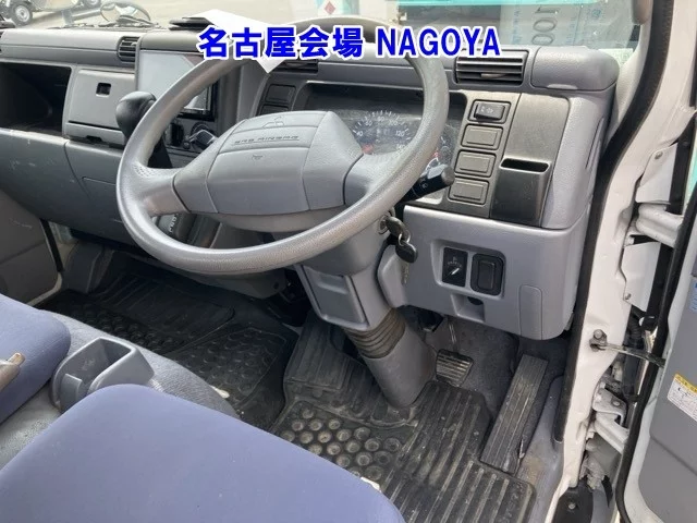 Mitsubishi Fuso Canter  с аукциона в Японии