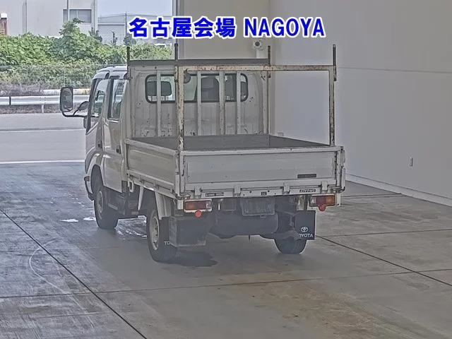 Toyota Dyna  с аукциона в Японии