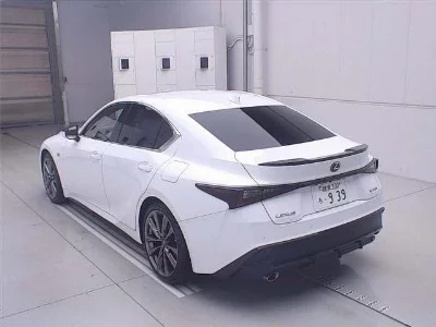 LEXUS IS