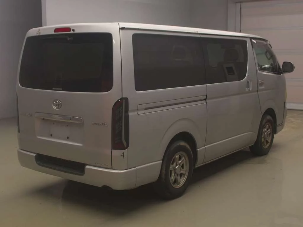 Toyota RegiusAce  с аукциона в Японии