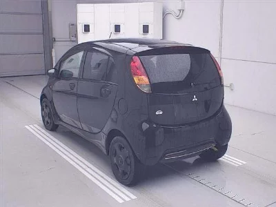 Mitsubishi i