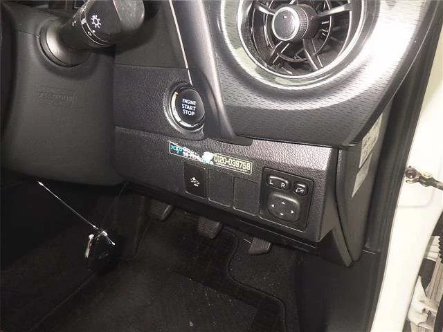 Toyota Auris  с аукциона в Японии