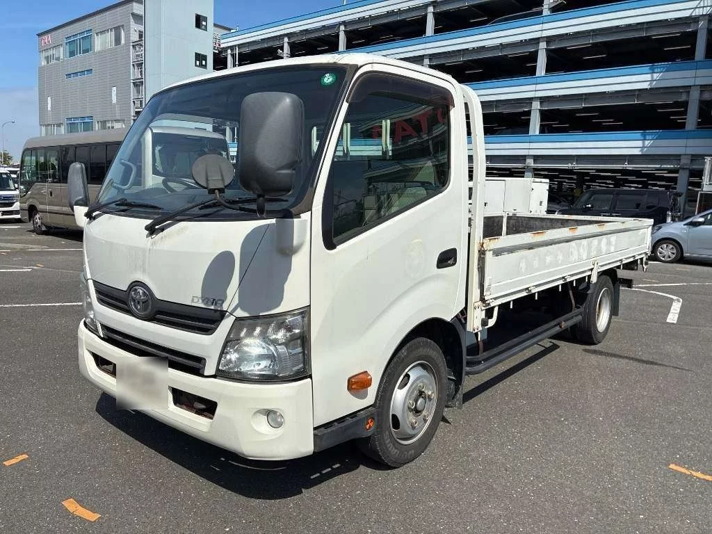 Toyota Dyna  с аукциона в Японии