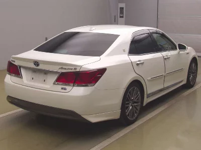 Toyota CROWN HYBRID