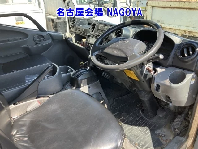 Hino Dutro  с аукциона в Японии