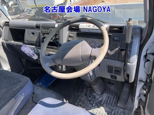 Mitsubishi Fuso Canter  с аукциона в Японии
