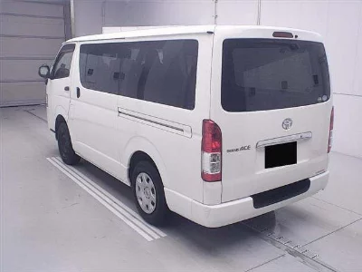 TOYOTA REGIUS ACE
