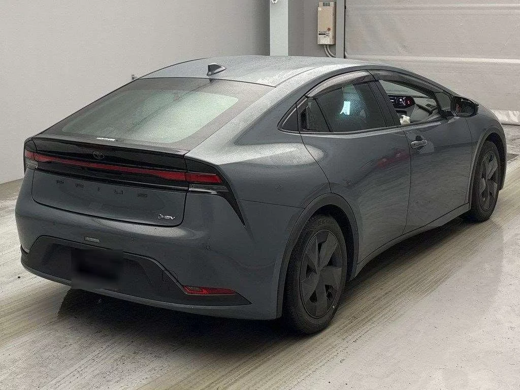Toyota Prius  с аукциона в Японии