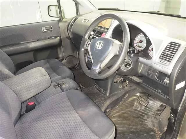 Honda Mobilio Spike  с аукциона в Японии