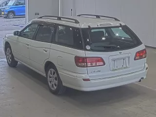 Nissan Avenir