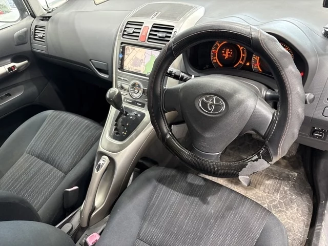 Toyota Auris  с аукциона в Японии