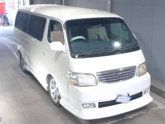 Toyota HiAce  с аукциона в Японии