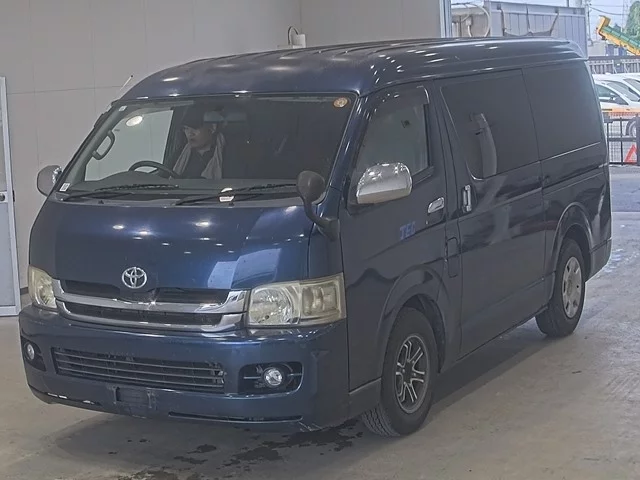 Toyota RegiusAce  с аукциона в Японии