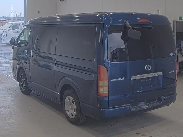 Toyota RegiusAce  с аукциона в Японии