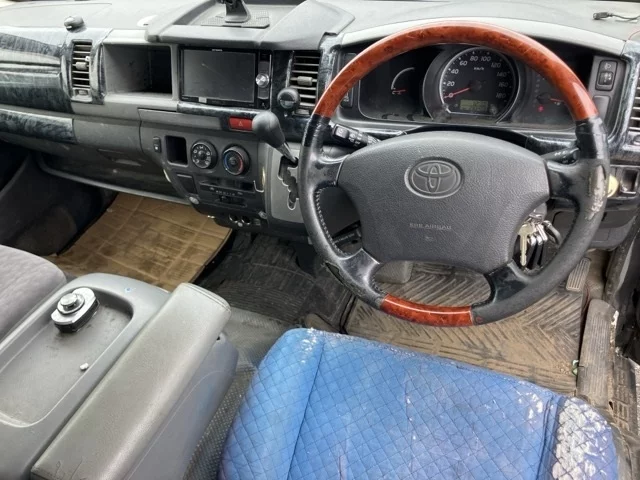 Toyota HiAce  с аукциона в Японии