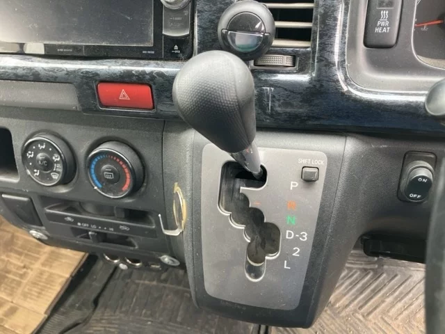 Toyota HiAce  с аукциона в Японии