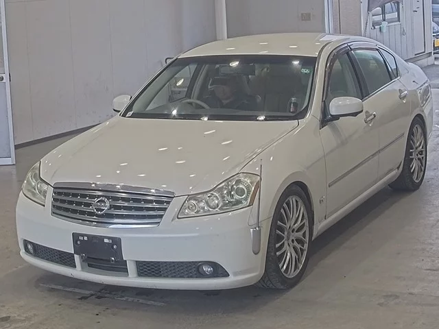 Nissan Fuga  с аукциона в Японии