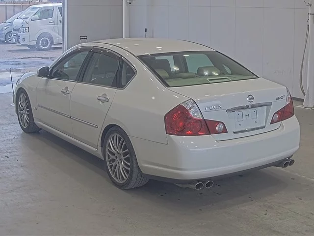 Nissan Fuga  с аукциона в Японии