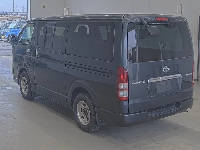 Toyota RegiusAce  с аукциона в Японии