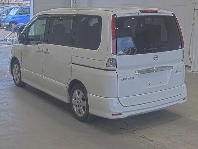 Nissan Serena  с аукциона в Японии