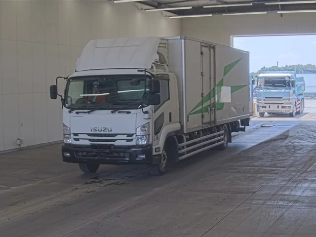 Isuzu Forward  с аукциона в Японии