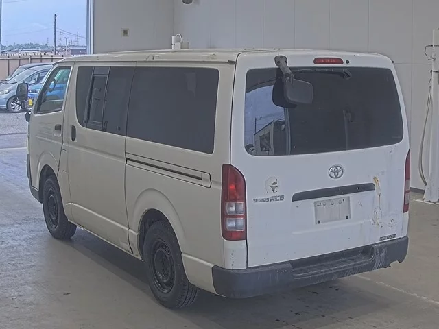 Toyota RegiusAce  с аукциона в Японии