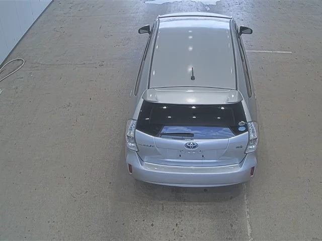 Toyota Prius Alpha  с аукциона в Японии
