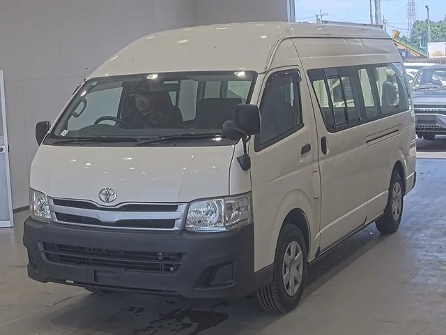Toyota RegiusAce  с аукциона в Японии