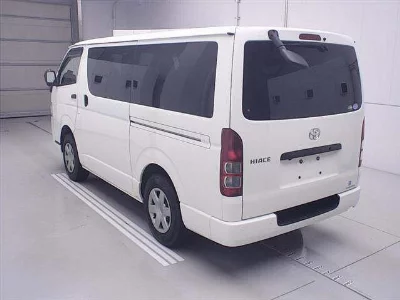 TOYOTA HIACE