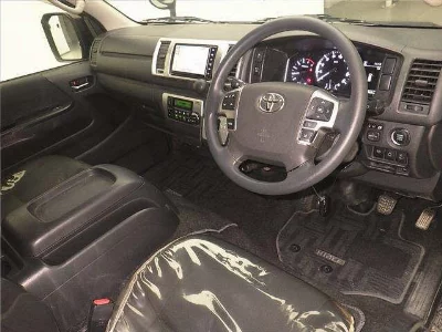 TOYOTA HIACE
