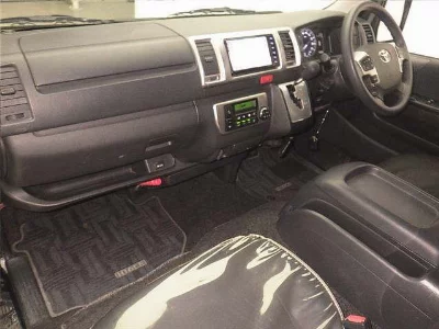 TOYOTA HIACE