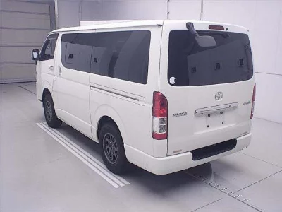 TOYOTA HIACE