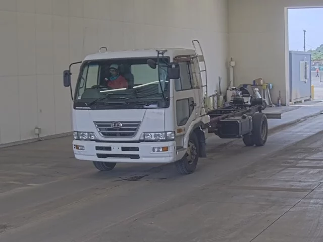 Nissan UD  с аукциона в Японии