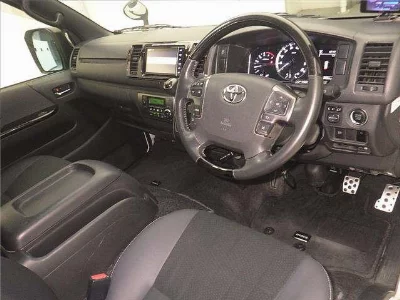 TOYOTA HIACE