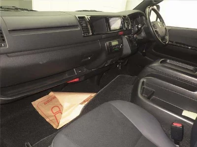 TOYOTA HIACE
