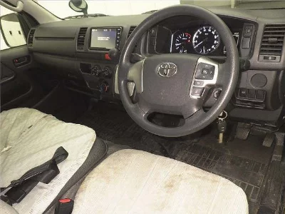 TOYOTA HIACE