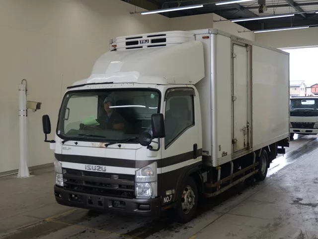 Isuzu Elf  с аукциона в Японии