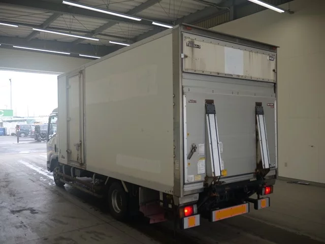 Isuzu Elf  с аукциона в Японии