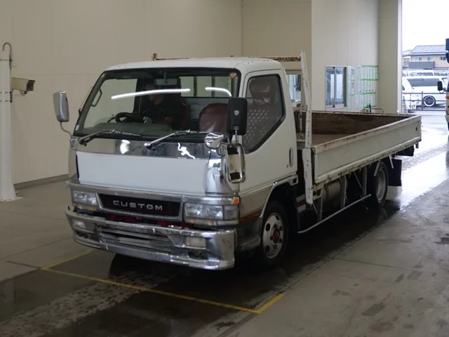 Mitsubishi Fuso Canter  с аукциона в Японии