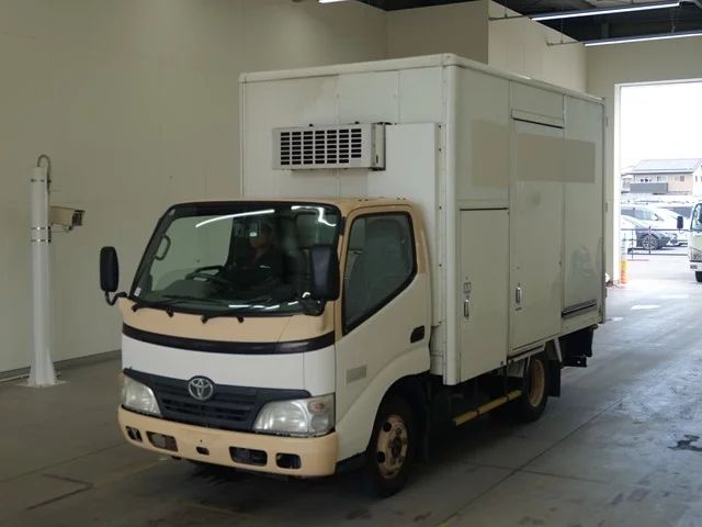 Toyota Dyna  с аукциона в Японии