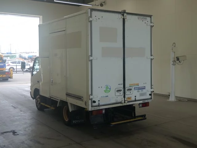 Toyota Dyna  с аукциона в Японии
