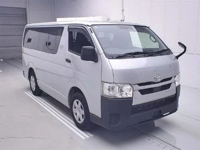 TOYOTA HIACE