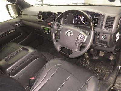 TOYOTA HIACE