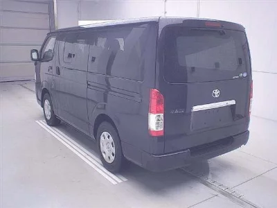 TOYOTA HIACE